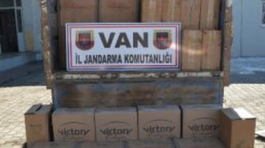 Jandarmadan Ka&ccedil;ak Sigara Ve Cep Telefonu Operasyonu