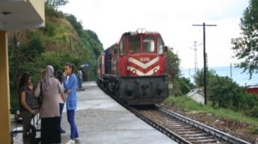 Tren Seferleri Kalkmasın Diye İmza Kampanyası Başlatıldı