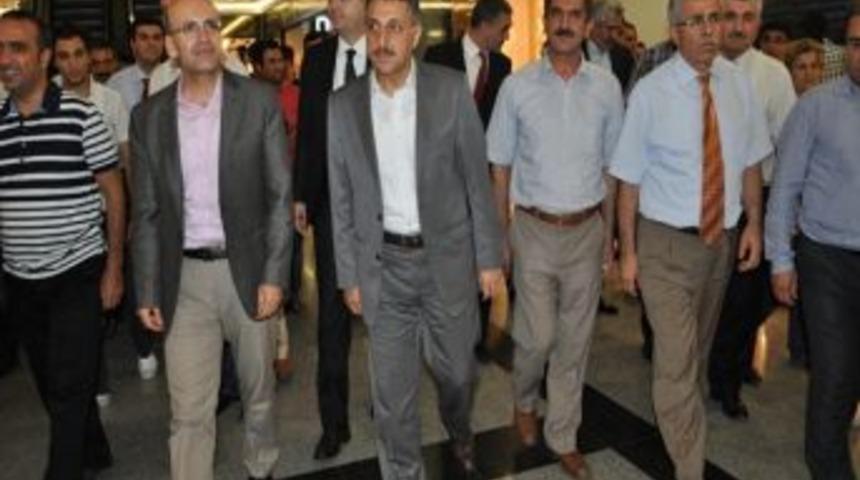 Maliye Bakanı Şimşek Ninova Park'ta İncelemelerde Bulundu