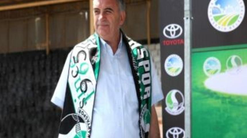 B&uuml;y&uuml;kşehir&rsquo;den Sakaryaspor&rsquo;a Otob&uuml;s Yardımı
