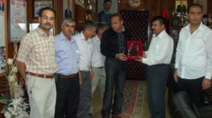 D&uuml;nya T&uuml;rkmenler Birliği&rsquo;nden Başkanlara Ziyaret