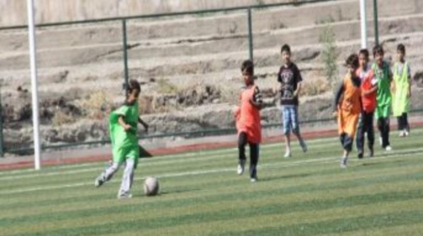 Hakkari Belediyespor Alt Yapı Takımı Yaz Tatilinde