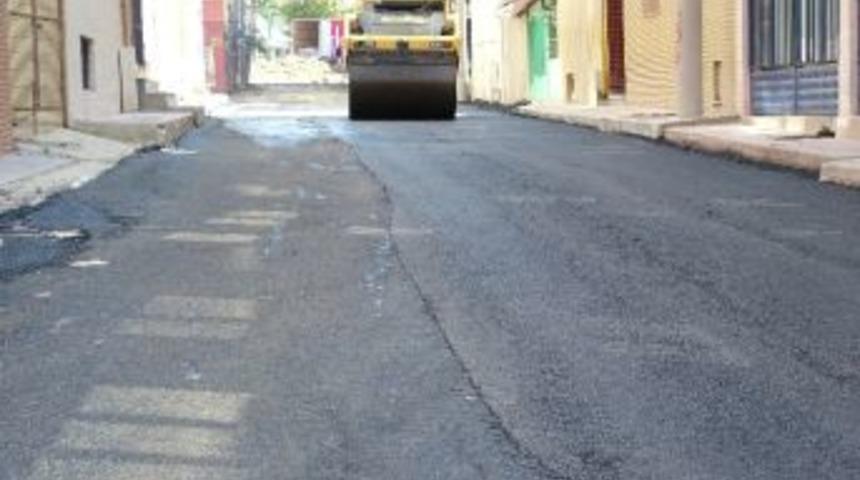 &Ccedil;orlu`da Asfalt &Ccedil;alışmaları S&uuml;r&uuml;yor