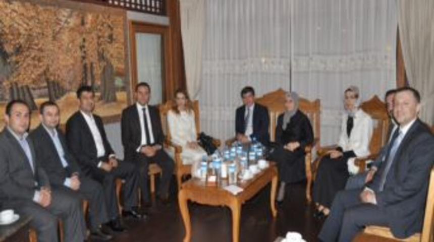 Ahmet Davutoğlu, Myanmar&rsquo;da Kimse Yok Mu&rsquo;yu Kabul Etti