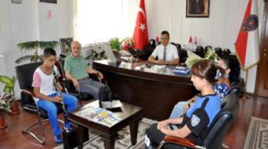 Balıkesir Polisinin Yaktığı Umut Ateşi S&ouml;nm&uuml;yor