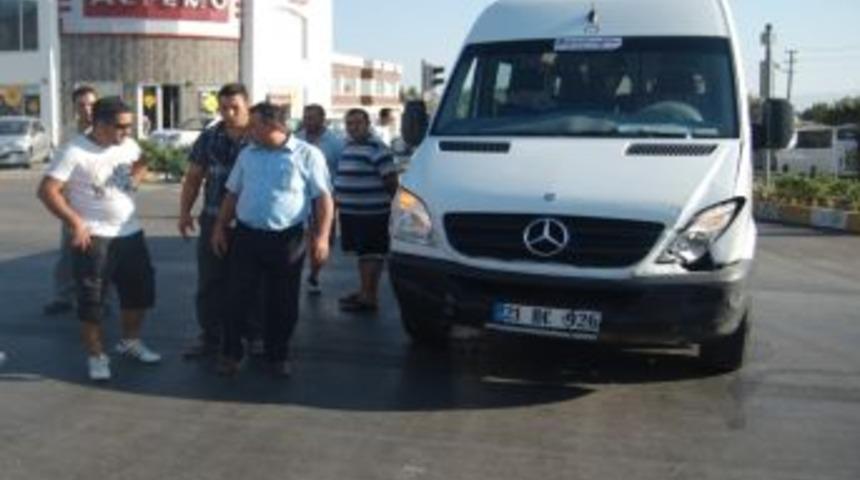 Kız Arkadaşını Yaralı Halde Bırakıp Ka&ccedil;mak İstedi