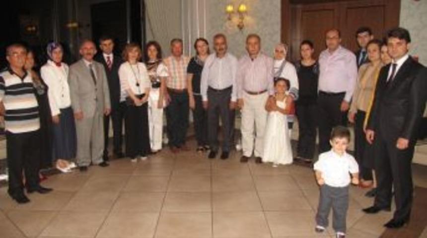 Vali Mustafa B&uuml;y&uuml;k İl&ccedil;e Kaymakamları İle İftarda Bir Araya Geldi