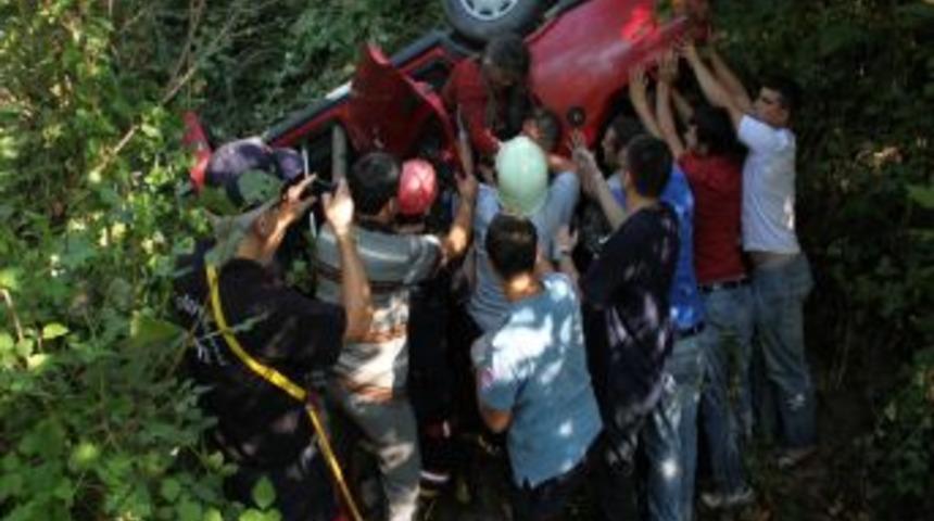 Mıcır’ın Neden Olduğu Kazada Aynı Aileden 5 Kişi Yaralandı