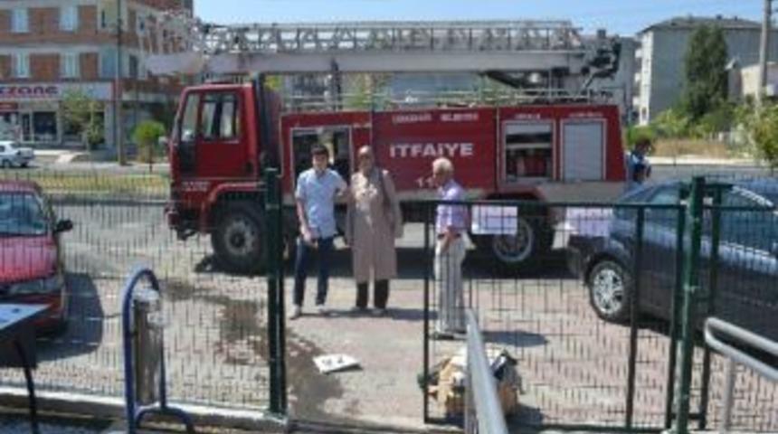 Aile Sağlığı Merkezi&rsquo;ni Lağım Suları Bastı