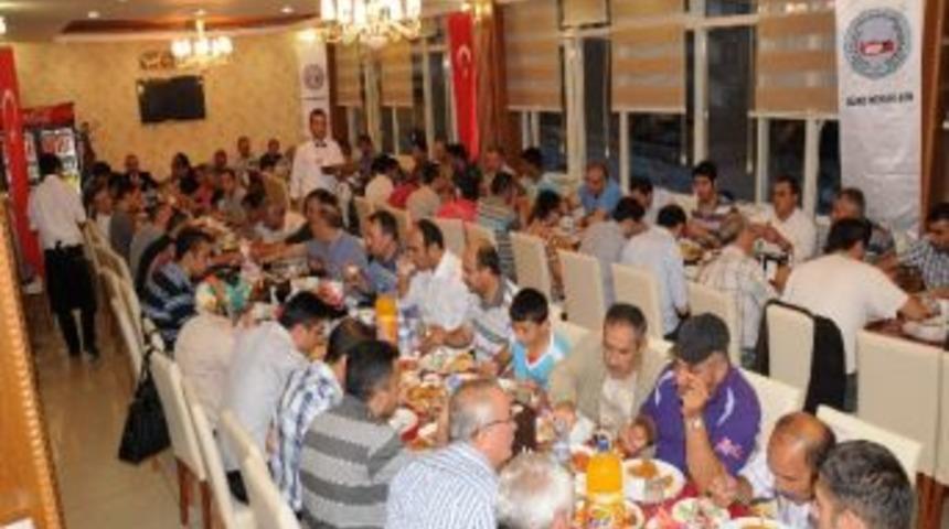 B&uuml;ro Memur Sen Yozgat Şubesinden &Uuml;yelerine İftar Yemeği