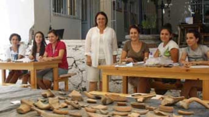 Geleceğin arkeologları Side'de