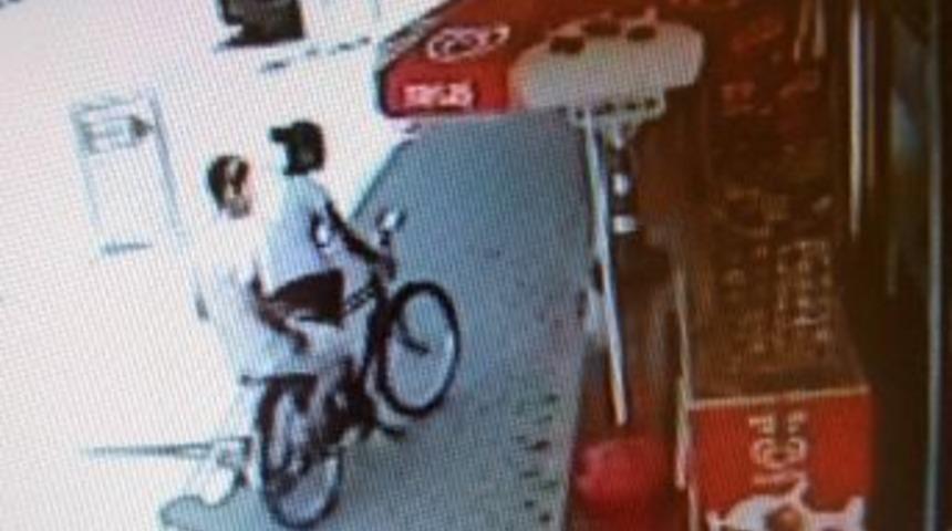 14 Yaşındaki Kız Kardeşine Hırsızlık Yaptırdı