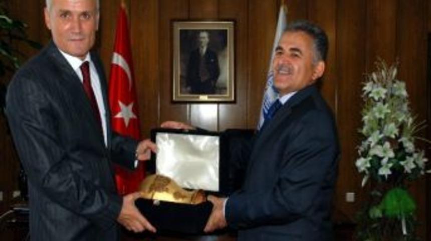 Vali Bilici Melikgazi Belediyesi&rsquo;ne Veda Ziyaretinde Bulundu