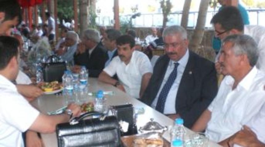 Hikmet Tekin &Ouml;l&uuml;m&uuml;n&uuml;n 33.yıl D&ouml;n&uuml;m&uuml;nde Anıldı