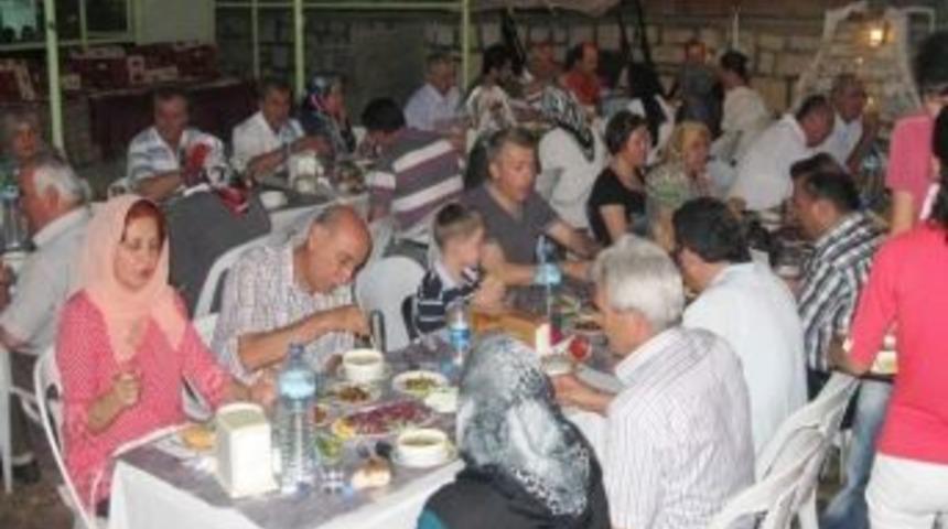 Korkutelili Hayırseverlerine İftar Yemeği