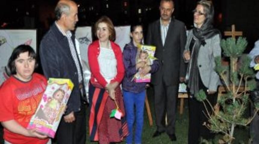 Ram Aile Birliği Başkanlığı Engelli &Ccedil;ocukları Ve Ailelerini İftar Yemeğinde Buluşturdu