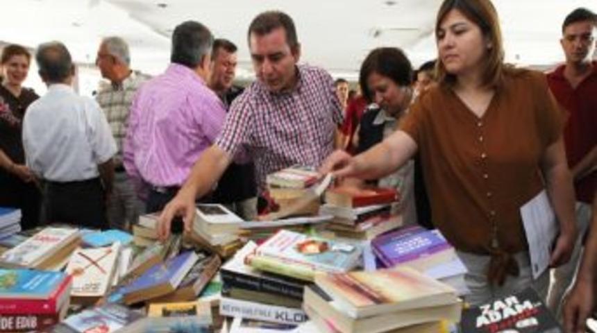 &lsquo;bir Kitap Ver, Bin Kitabın Olsun&rsquo;