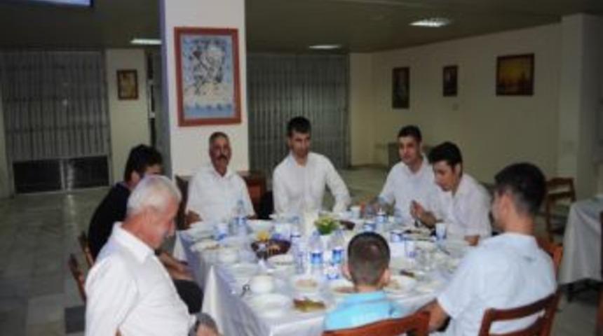 Cizre Kaymakamı Koca, Şehit Yakınları Ve Gazilerle İftar Yemeğinde Bir Araya Geldi