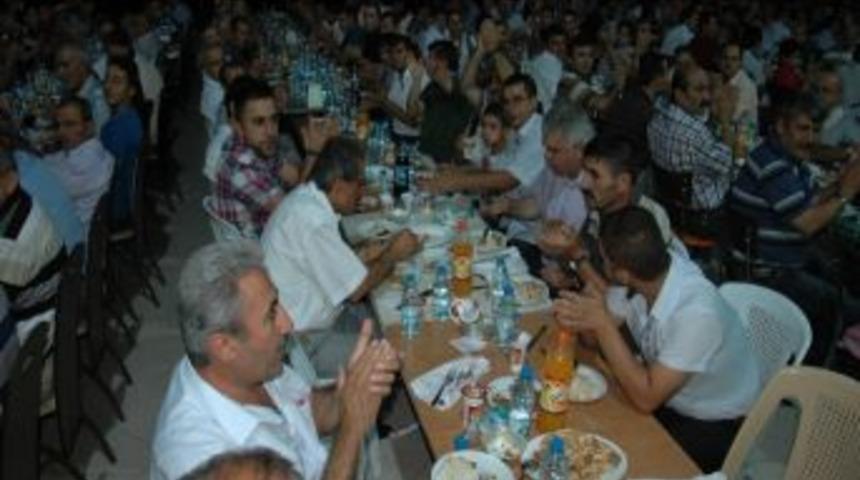 B&ouml;l&uuml;kbaşı: "sadece Bir Hizmetkarım"