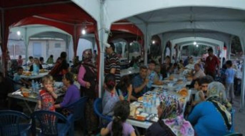 B&uuml;y&uuml;kşehir Belediyesi Ramazan Boyunca 100 Bin Kişiye İftar Verdi