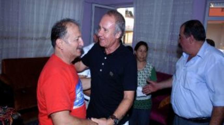 Evcilmen&rsquo;den Olimpiyat Şampiyonu &Ccedil;akır&rsquo;nın Ailesine Ziyaret