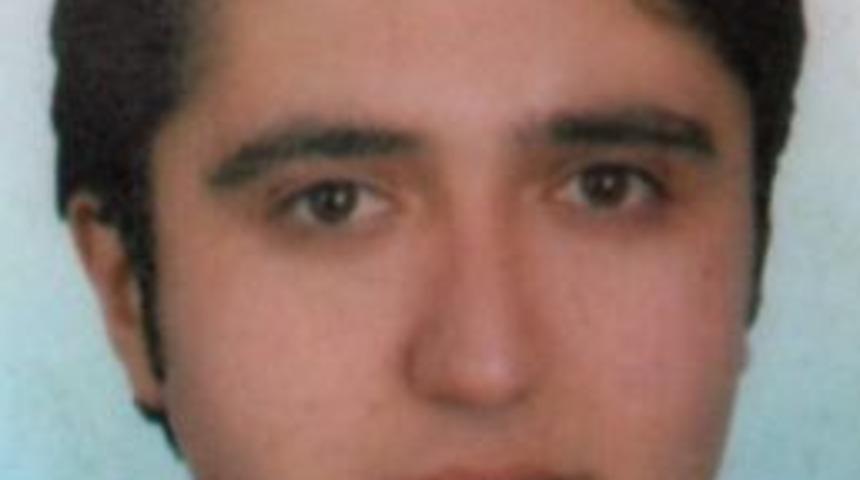 Kucağında &Ccedil;ocuğuyla Otomobilin Altında Kalan Baba, Son Yolculuğuna Uğurlandı