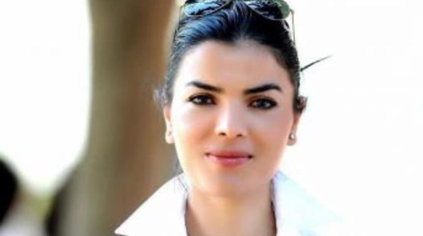 '&Ouml;p&uuml;c&uuml;k Kıvamında' kitap&ccedil;ılarda