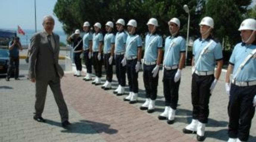 Vali Kemelek’ten Emniyete Veda Ziyareti