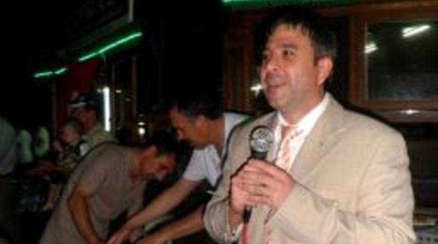 Salihli Mhp İl&ccedil;e Teşkilatı İftar Yemeği Verdi