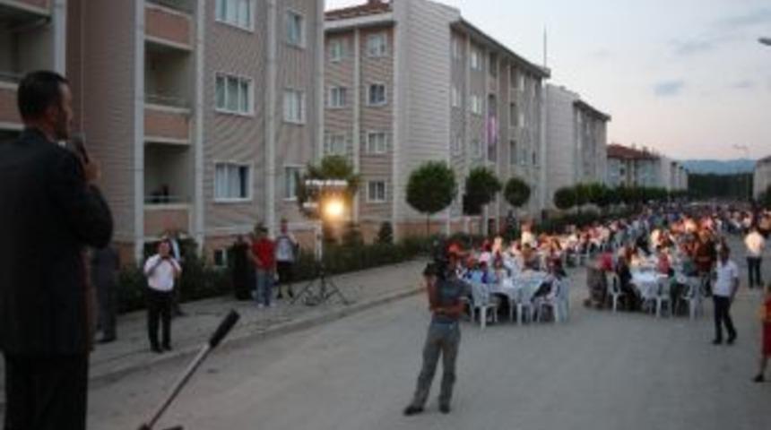 D&uuml;zce Belediyesinden Tokide 2 Bin Kişilik İftar