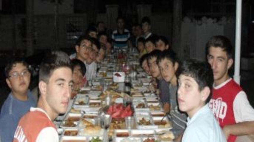 Tekke Mahallesi Sakinleri İftarda Buluştu