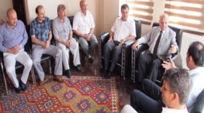 Vali &Ccedil;akacak&rsquo;tan Ak Parti&rsquo;ye Veda Ziyareti