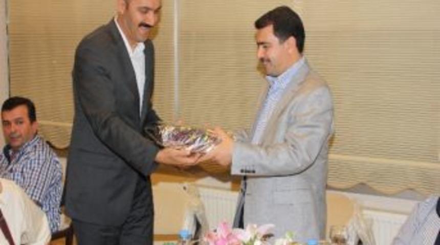 D&uuml;zce Belediyesinden Vali Şahin&rsquo;e Veda