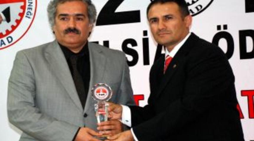 Elbistan'da Yılın En'leri &Ouml;d&uuml;llerini Aldı