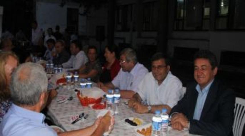 Ak Parti İl&ccedil;e Teşkilatından İftar