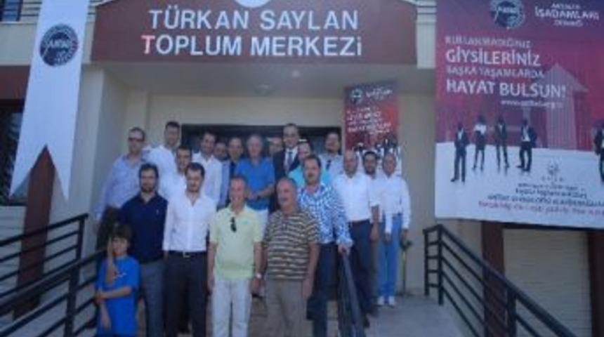 İlk Giysi Dağıtım Noktası A&ccedil;ıldı