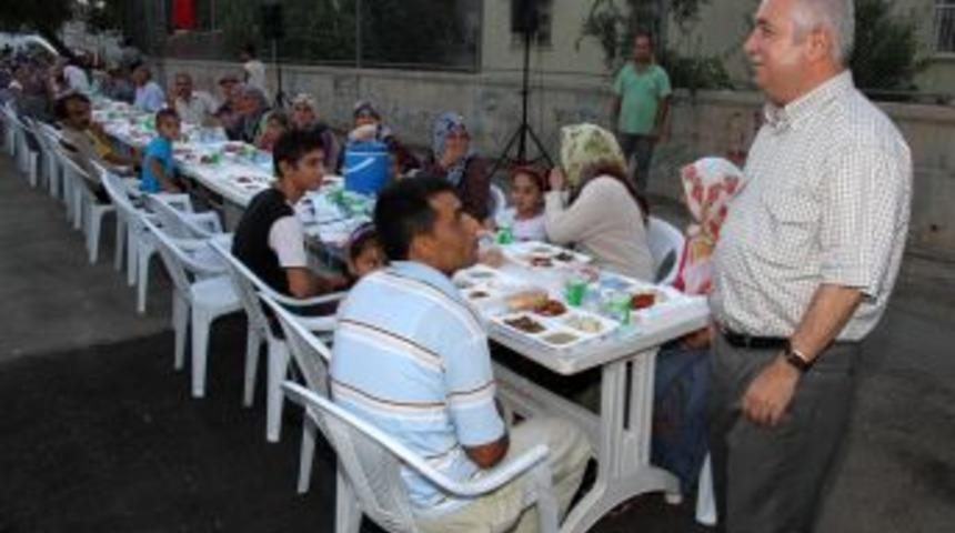&Ccedil;ukurova&rsquo;da iftar yemekleri devam ediyor