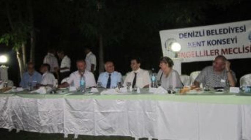 Engelliler Meclisi&rsquo;nden İftar Yemeği