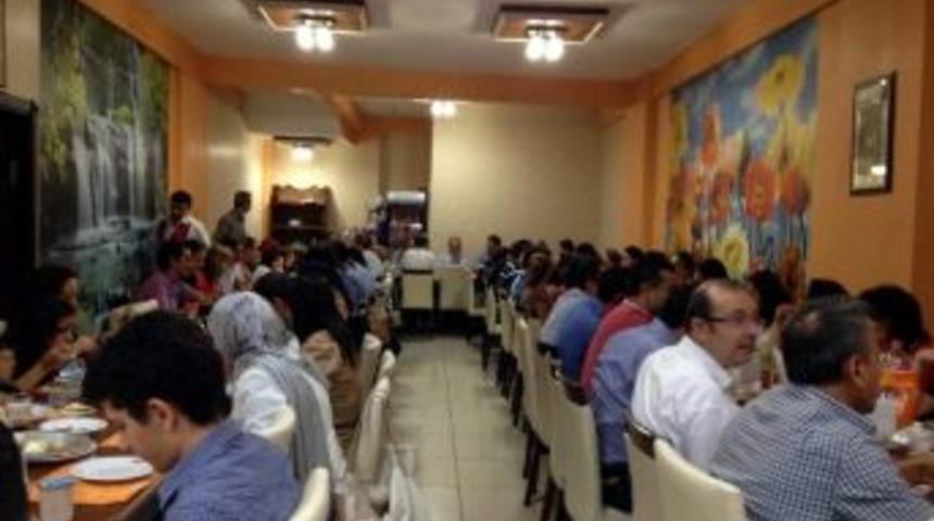 Esog&uuml; Y&ouml;netimi Eğitim Fak&uuml;ltesi İftar Yemeğinde Buluştu