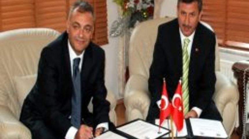 Vali Yılmaz'dan Sanayicilere &Ccedil;ağrı