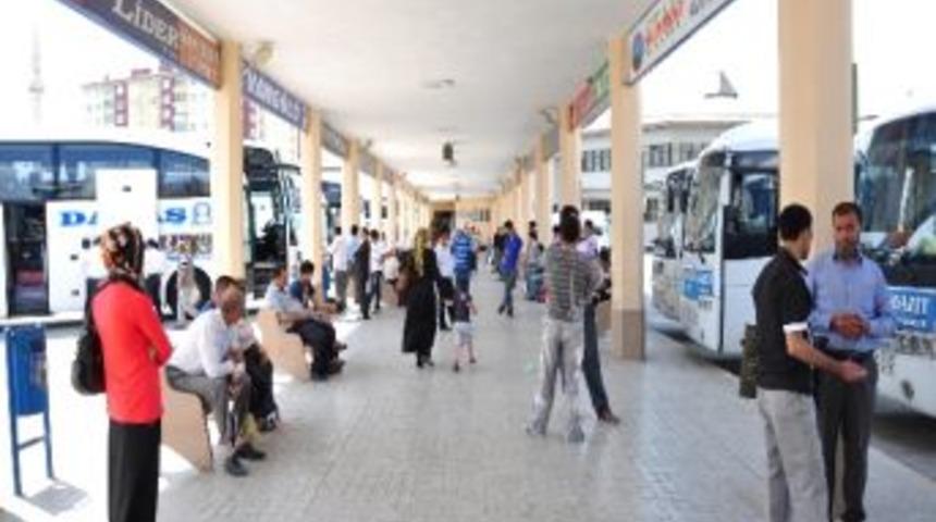 Yolcu Otob&uuml;slerinde Bayram Yoğunluğu