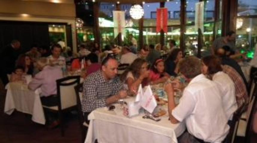 Medical Park Hekimleri İftar Yemeğinde