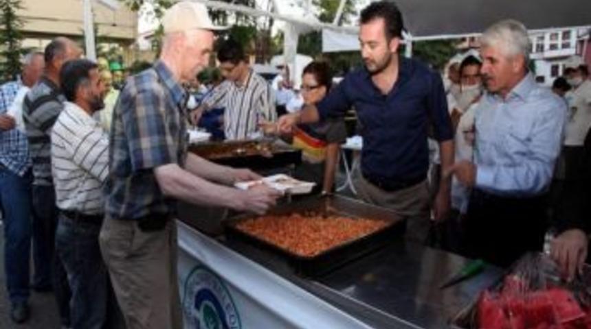 Hukuksal Bakış Derneği İftar Yemeği Verdi