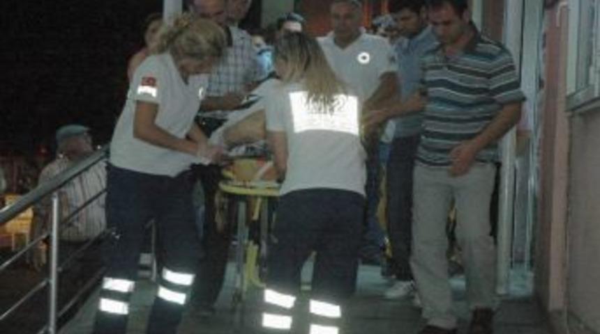 D&uuml;ğ&uuml;n Alışverişi D&ouml;n&uuml;ş&uuml; Kaza; 2&rsquo;si Ağır 6 Yaralı