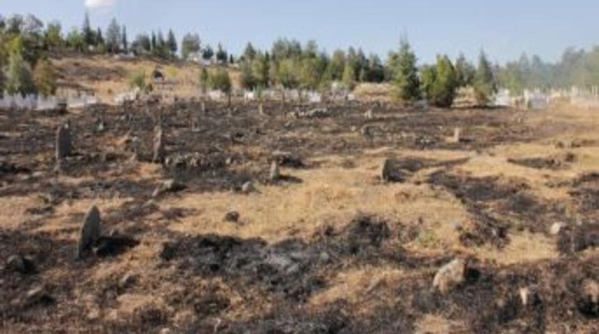 Mezarlıkta Yangın
