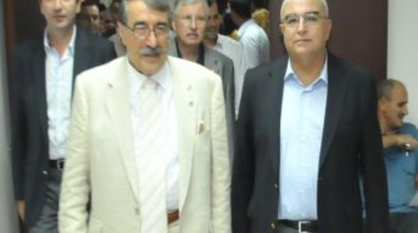 Ak Parti Genel Başkan Yardımcısı Abd&uuml;lkadir Aksu`dan &Ccedil;orlu Belediyesine Ziyaret