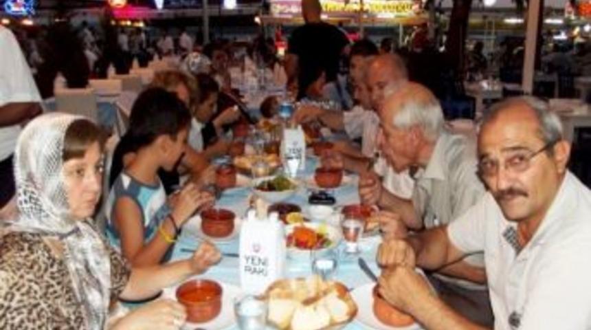 K&ouml;rfezin Mhp İl&ccedil;e Başkanları İftar Yemeğinde Buluştu