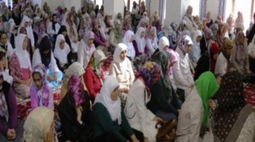 Bayanların Hatim Duası M&uuml;ft&uuml;den