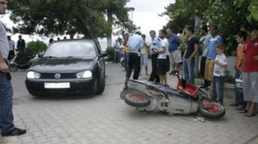 Motosiklet Arabaya &Ccedil;arptı