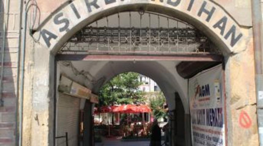 Tarihi Aşir Efendi Hanı Kaderine Terk Edildi